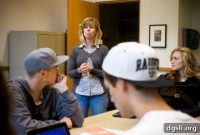 Virtual Education: Navigating Online Classrooms